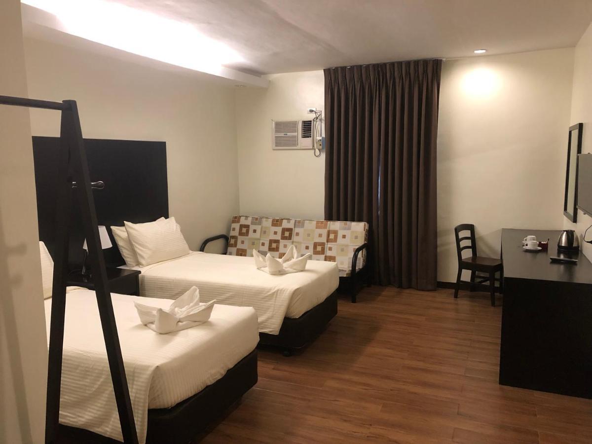Pina Suites Ormoc Exterior foto