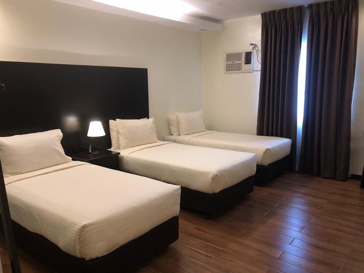 Pina Suites Ormoc Exterior foto