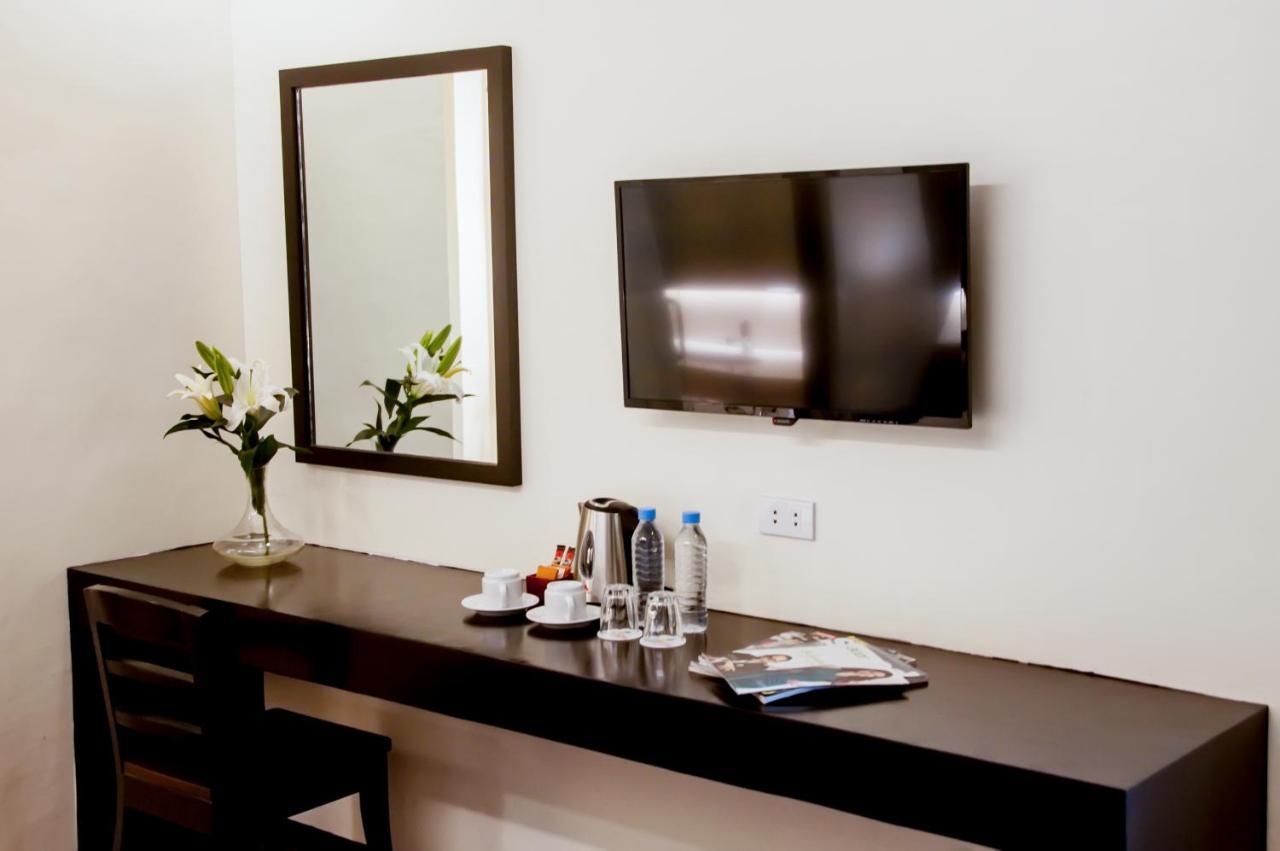 Pina Suites Ormoc Exterior foto